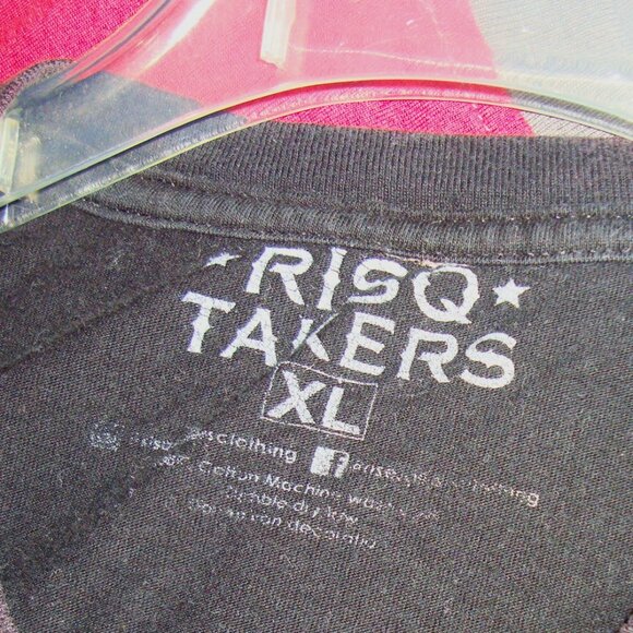 RISQ TAKERS Tiger with Gold Chain - Picture 3 of 5